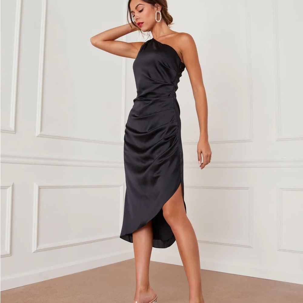 Vici Collection Bellamy One Shoulder Satin Slit Midi Dress